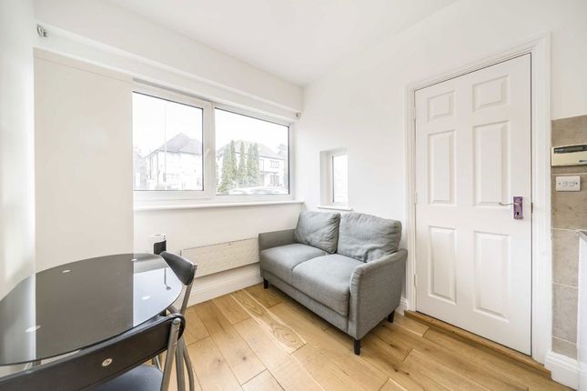 243a, Hale Lane, Edgware photo 2