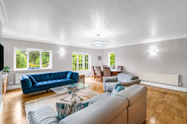2, Luctons Avenue, Buckhurst Hill photo 4