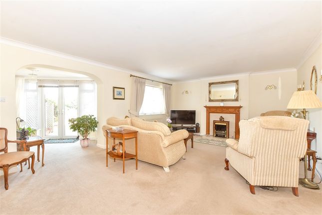 Fosters Close, East Preston photo 3