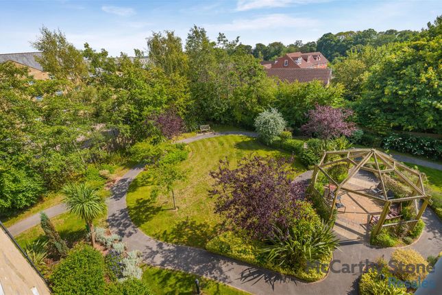 59 Thackrah Court, Squirrel Way, Leeds photo 3