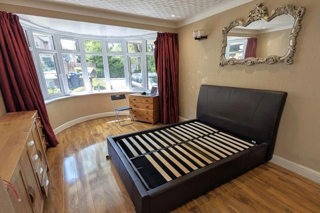 2, Triggs Lane, Woking photo 4