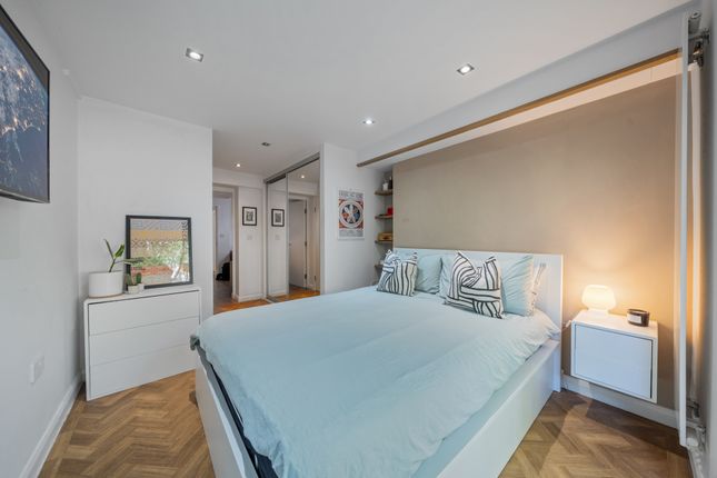 Flat for sale in Chetwynd Road, London