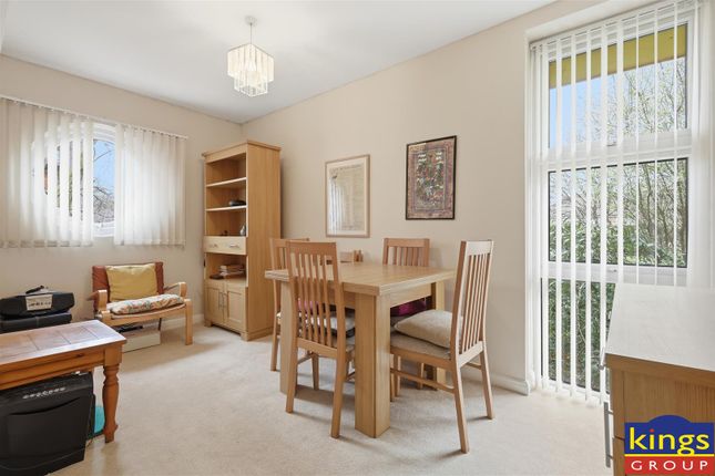 8D, Bryan Road, London photo 4