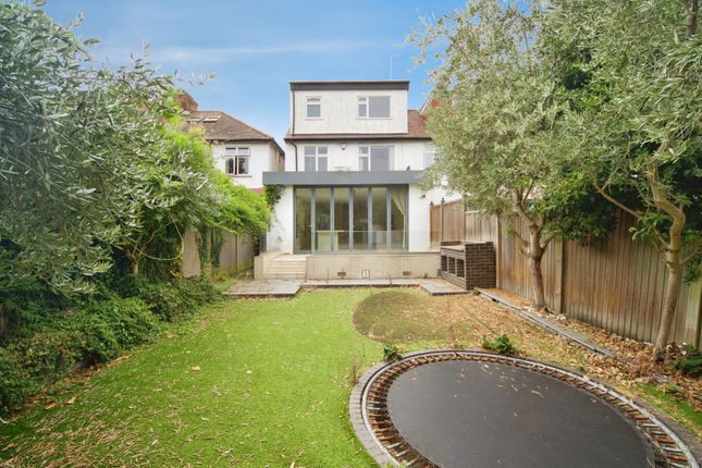 4, Buckingham Road, London photo 4