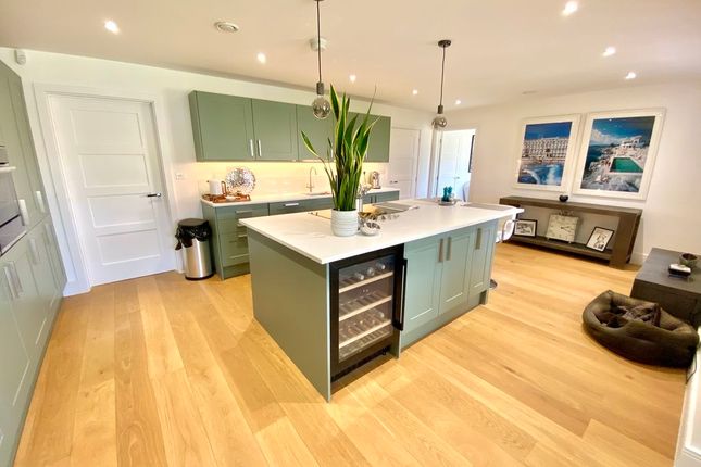 Westview, Wickham Road, Fareham photo 2