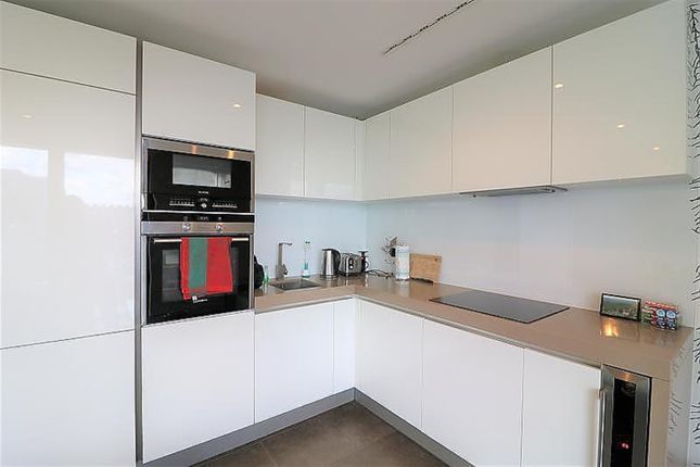 Flat for sale in Book House, City Road, Islington, London