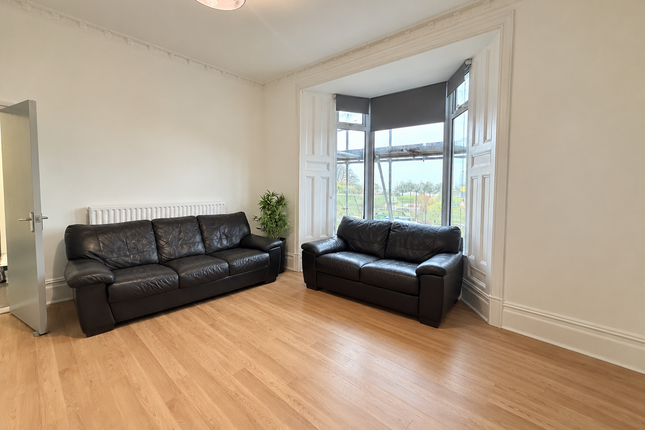 Room 9, 104 Bryn Road, Swansea photo 5