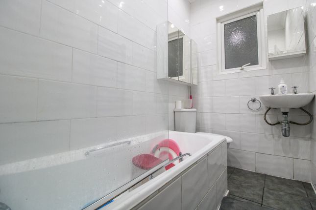 Flat for sale in Thornhill Road, Croydon