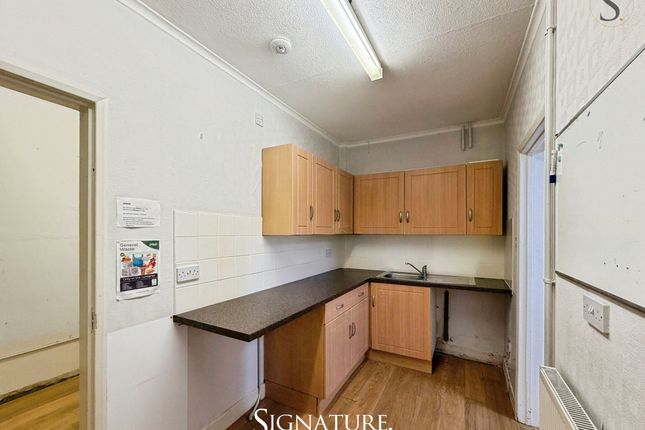 50 Rosemead Drive, Leicester photo 3