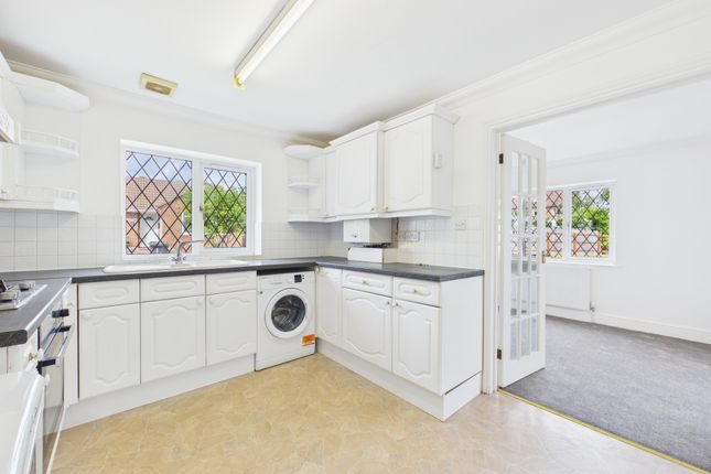 1, Honey Way, Walters Ash, Buckinghamshire, HP14 4TT photo 4