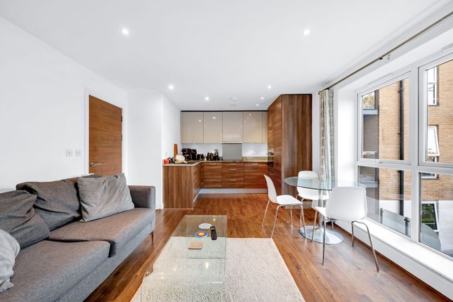 99 Napier House, London photo 3