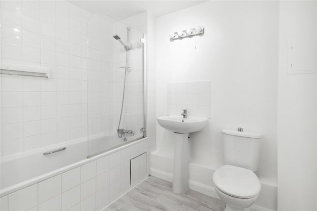 Flat for sale in Wingate Square, London