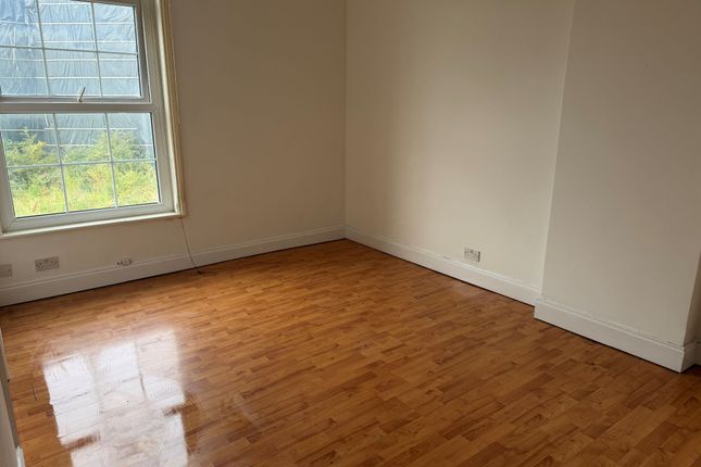 Flat 5, 2 Dolphin Passage, Dover photo 2