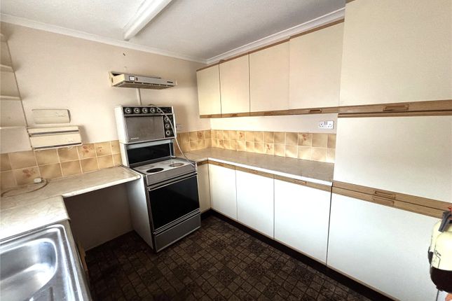 10, Kings Court, Pembrokeshire photo 3