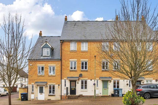 Thumbnail Town house for sale in Carterton, Oxfordshire