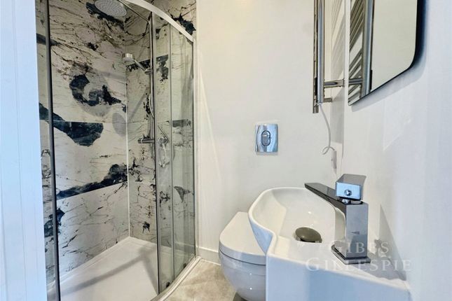 Top Floor Flat, 35, Bond Street, London photo 3
