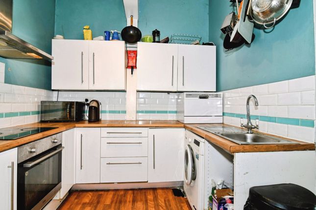 Flat 2, Sanwyn House,, Belvedere Road photo 4