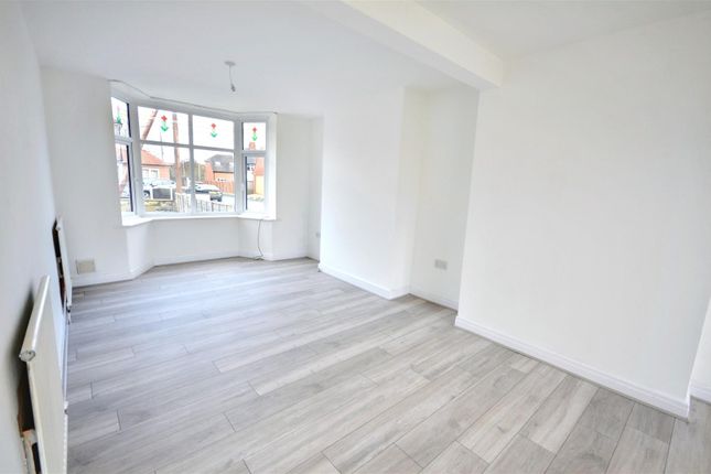 12, Longfield Avenue, Stone photo 2