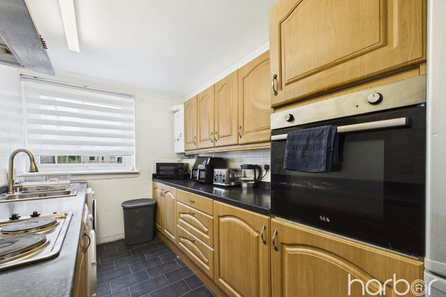 0/2 5 Dubton Street, Easterhouse, Glasgow photo 4