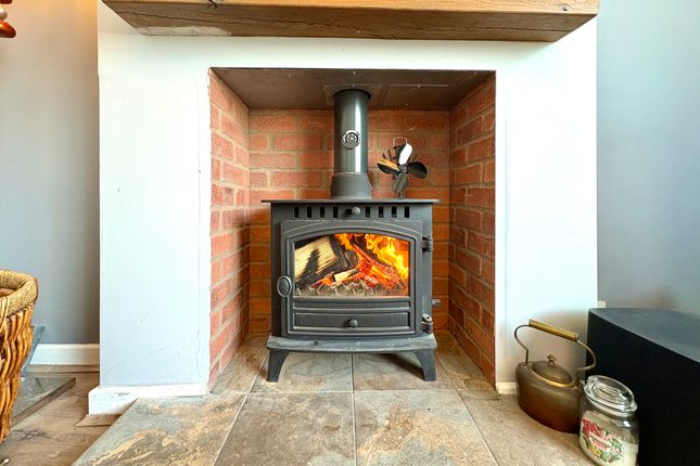 169 Heath Road, Wigan photo 4
