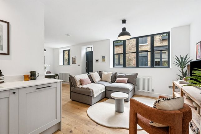 1, Brixtow Mews, London photo 4