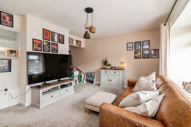 35, Linden Grove, Nottinghamshire photo 4