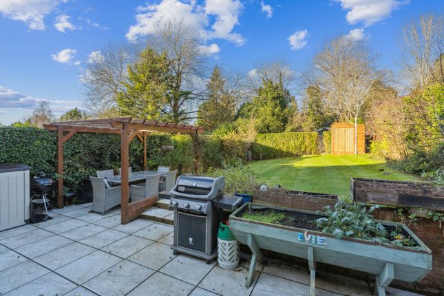 39 The Ridgeway, Stanley Hill, Amersham photo 2