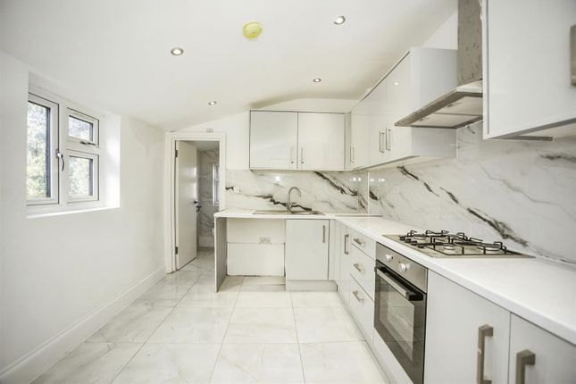 Flat for sale in Chadwell Road, Grays