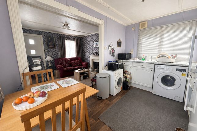 60, Brook Meadow, Swindon photo 2
