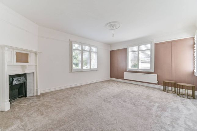 Detached house to rent in Hall Road, Wallington