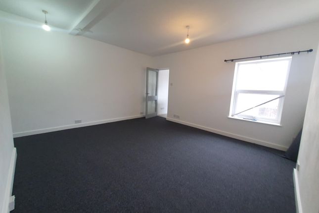 Flat B, 83, St John Street, Somerset photo 5