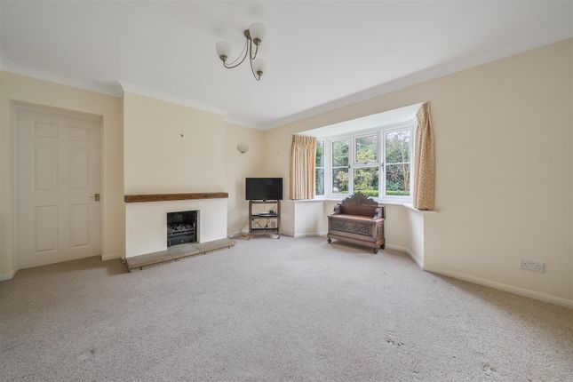 20, Bunch Way, Haslemere photo 3