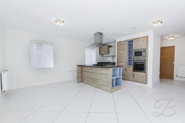 81, Kingfisher Way, Newark photo 3