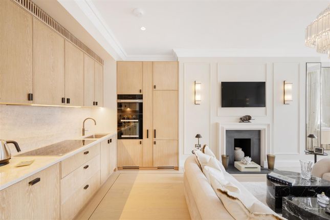 Flat D, 44, Pont Street, London photo 4