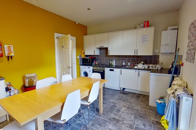 11 Victoria Road, Leeds photo 2