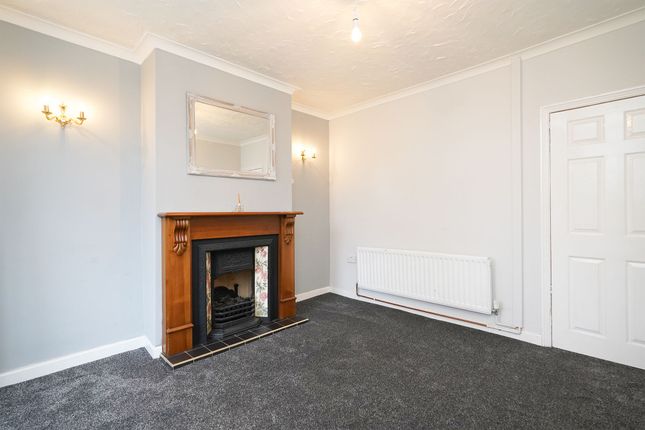 Terraced house to rent in Top Road, Calow