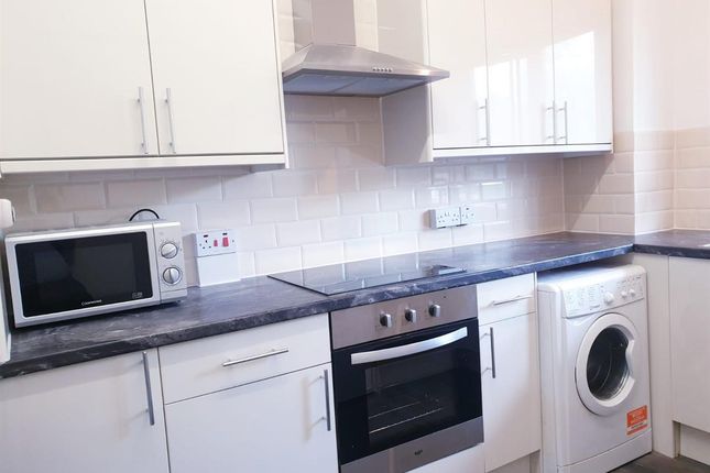 Flat to rent in Cecil Rhodes House, Goldington Street, London