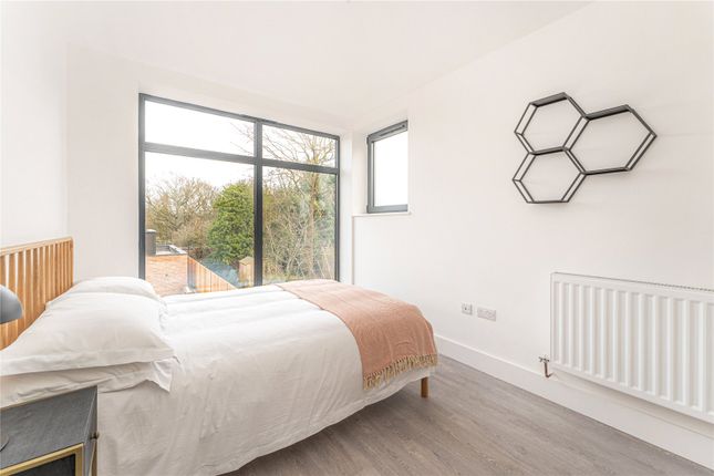 Flat to rent in Great North Road, London, East Finchley