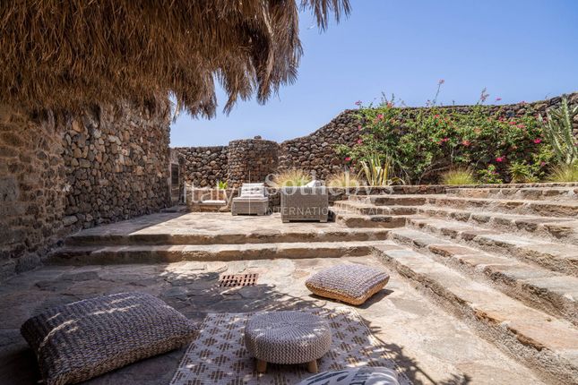 Villa for sale in Contrada Scauri Basso, Pantelleria, Sicilia