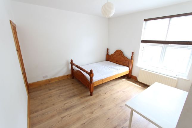 Terraced house to rent in Ecclesall Road, Sheffield