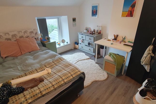 32 Kings Road, Cardiff photo 2