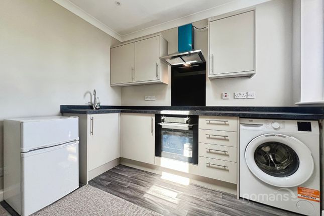 Flat 4 Rivendell, 16, Church Lane, Farnborough photo 3