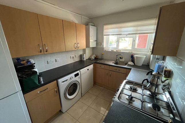 886, Hertford Road, Enfield photo 3