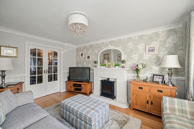 14, Harebell Way, Rugby photo 2