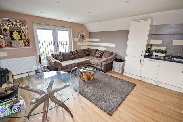 8 Maple Court, Stanford-Le-Hope photo 5