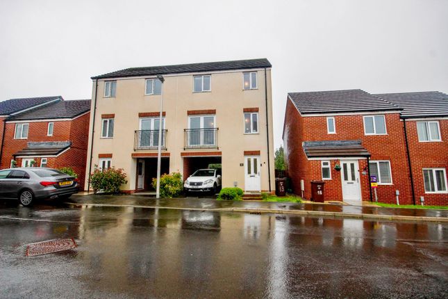 Town house for sale in Cae'r Delyn, Oakdale