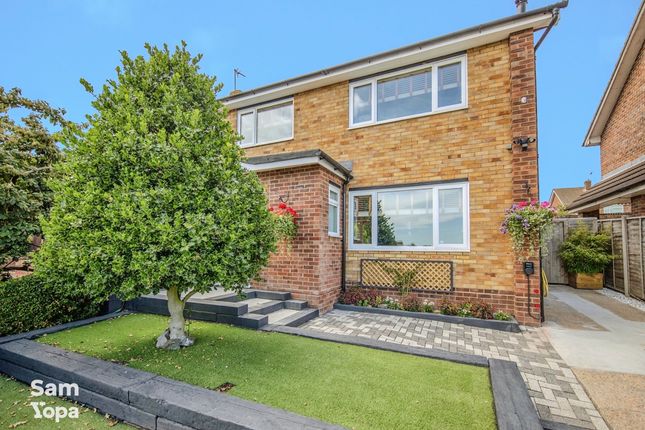 16, Booth Avenue, Colchester photo 4