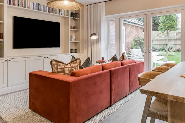 Spring Hill - Berkeley, Manor Lane, Maidenhead photo 2