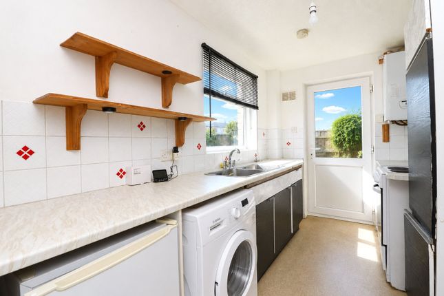 77, Woolbarn Lawn, Devon photo 4