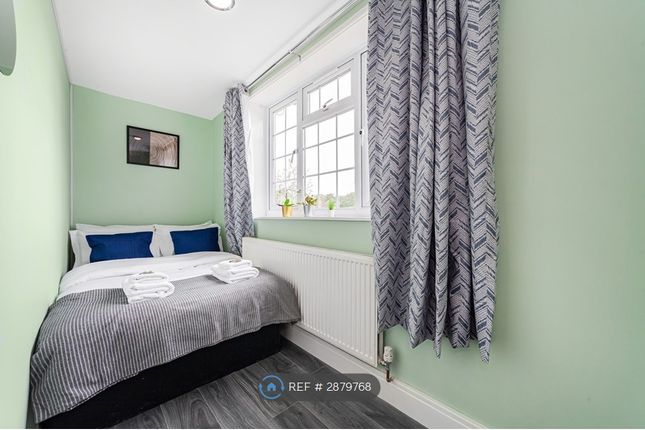 A Beaconsfield Road, London photo 2